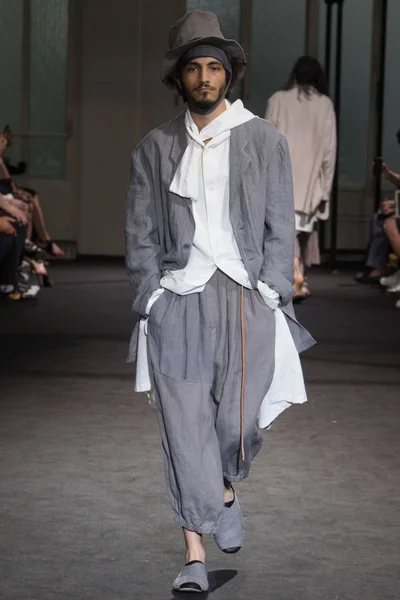 Look 11